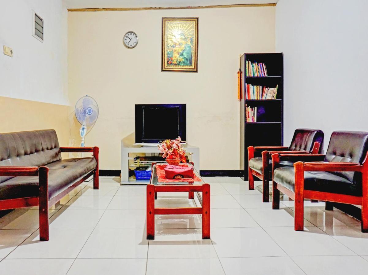 Spot On 90295 Simprug Residence จาการ์ตา ภายนอก รูปภาพ