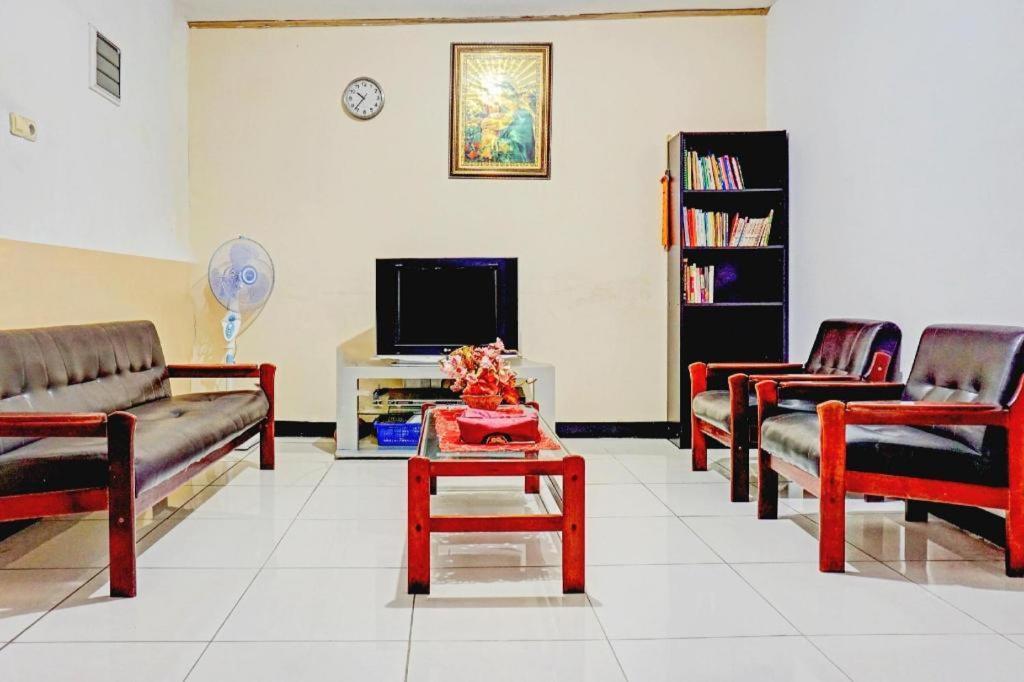 Spot On 90295 Simprug Residence จาการ์ตา ภายนอก รูปภาพ